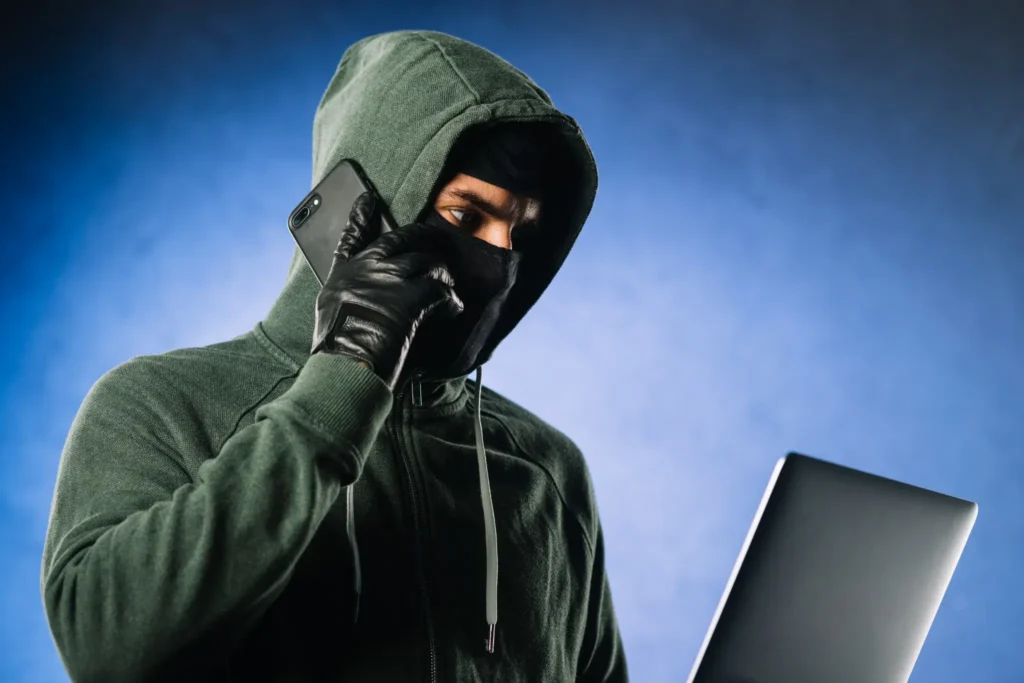 Ilustração digital representando segurança bancária e fraudes na Black Friday, com foco em golpes via Pix e cartão